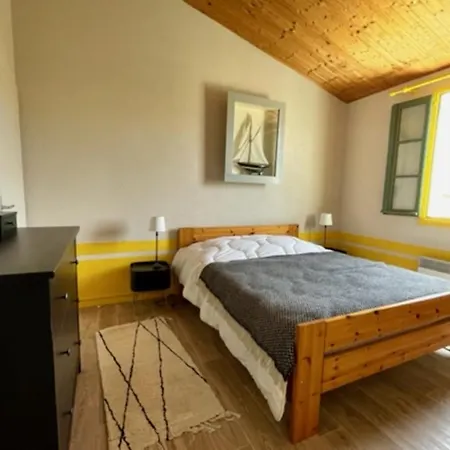 Nice House With Garden In A Private *